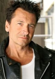 Mark Lindsay Chapman